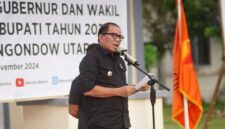 Penjabat Bupati Bolaang Mongondow Utara (Bolmut), Darwin Muksin, S.Sos., MM, menghadiri Apel Siaga Pengawasan Masa Tenang, Pemungutan, dan Perhitungan Suara Pilkada 2024 di halaman Kantor Bawaslu Bolmut Minggu (24/11/2024)