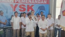 Pasangan calon Gubernur dan Wakil Gubernur nomor urut 1, Yulius Selvanus – Victor Mailangkay saat memberikan imbauan kepada para pendukungnya/gambar, doc.