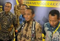 Menteri Energi dan Sumber Daya Mineral (ESDM) Bahlil Lahadalia  saat diwawancarai awak media. Gambar/Doc