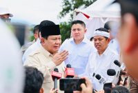 Presiden Prabowo Subianto memberikan keterangan usai meresmikan proyek strategis ketenagalistrikan di 18 Provinsi di PLTA Jatigede, Sumedang, Jawa Barat, Senin (20/1/2025).(Dok. Biro Pers Sekretariat Presiden)
