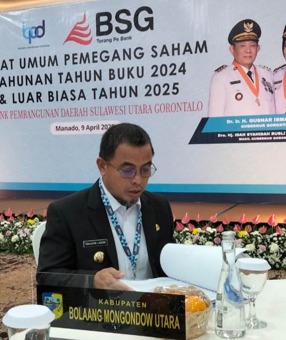 Bupati Bolmut Sirajudin Lasena Saat Menghadiri Kegiatan (RUPS) Tahunan Tahun Buku 2024 serta RUPS Luar Biasa pada Rabu, 9 April 2025, bertempat di Gedung Kantor Pusat Bank SulutGo, Jl. Pierre Tendean No. 100, Manado.