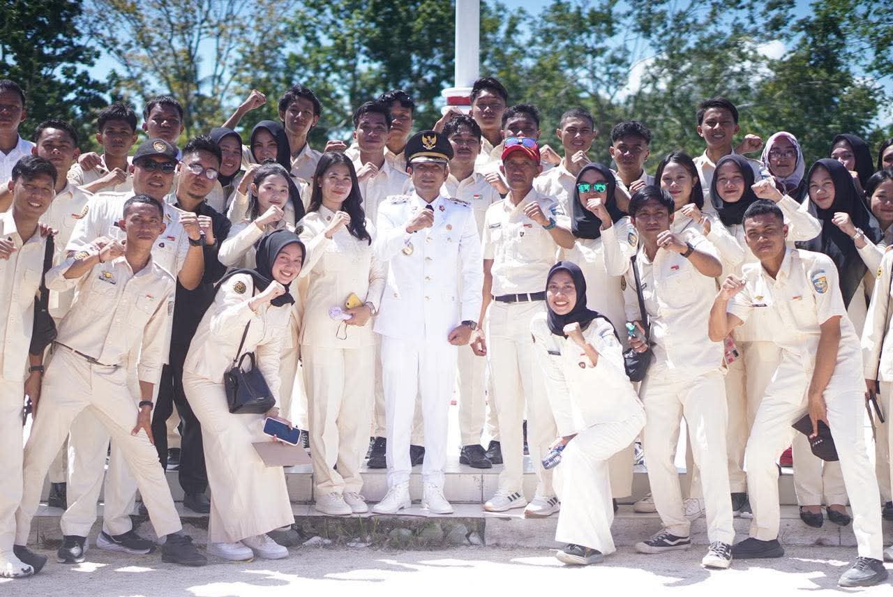 “Semangat kemerdekaan tercermin dari antusiasme para purna paskibraka yang hadir memeriahkan HUT ke-80 RI di Kabupaten Boltara.”