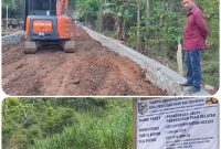 Anggota DPRD Kabupaten Bolmut Ramjan Sune dari Partai PPP saat meninjau langsung perkerasan jalan paku selatan pada selasa (4/11/2025). 