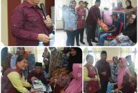 Gambar/Doc: Penyerahan bantuan dilakukan secara simbolis oleh Asisten Bidang Administrasi Umum Setda Bolmut, Dr. Hi. Abdul Nazarudin Maloho, S.Pd., M.Si, mewakili Bupati Boltara, bersama Kementerian Sosial RI melalui Sentra “Tumou Tou” Manado, dikantor camat kaidipang pada kamis (6/11/2025).