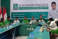 Ketua DPW PKB Sulut Yusra Alhabsyi bersama jajaran pengurus saat silaturahim dan Pra Muskerwil DPW PKB Sulut di Kantor DPW PKB Sulut, Manado, Rabu (11/2/2026).