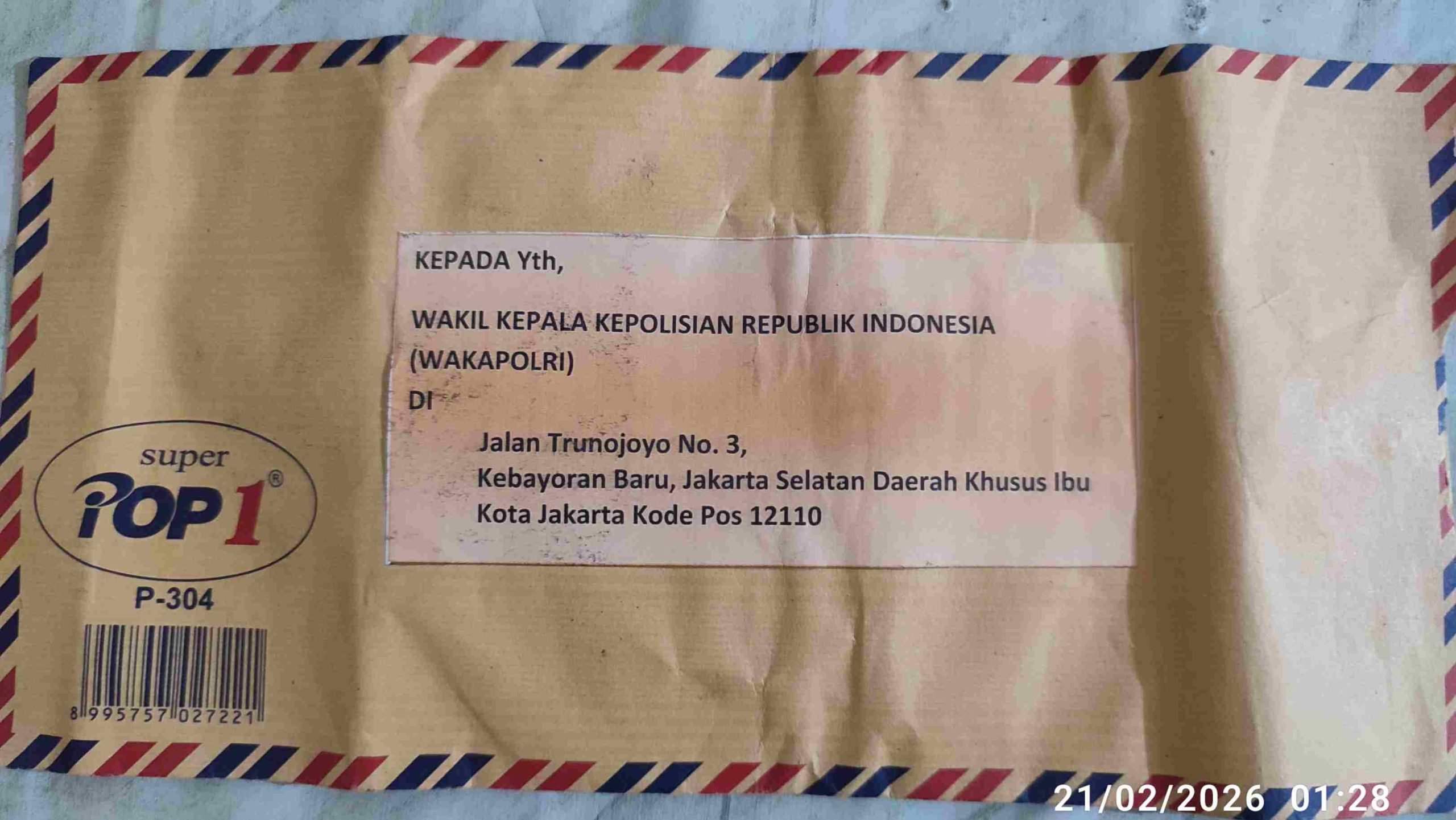 (Gambar/Bukti Dokumen surat temuan media ini): Pengalan surat pelapor yang ditunjukan kepada pimpinan polri.