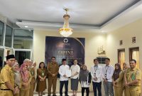 Bupati Bolaang Mongondow menerima dokumen Opini Kualitas Tinggi Pelayanan Publik dari Ombudsman RI Perwakilan Sulawesi Utara sebagai bentuk pengakuan atas kinerja terbaik se-Sulut tahun 2025.