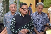 Wakil Menteri Dalam Negeri, Bima Arya Sugiarto, memberikan pernyataan tegas terkait pengawasan ketat ASN saat menjalani Work From Home (WFH), Jumat (10/4/2026). Pemerintah membuka ruang bagi masyarakat untuk ikut mengawasi hingga melaporkan pelanggaran melalui media sosial.