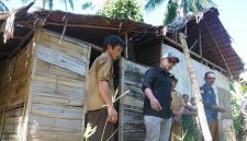 Bupati Boltara, SJL bersama Kadis Perkimtan Ramin Buhang, turun langsung meninjau kondisi rumah warga calon penerima bantuan RTLH guna memastikan program tepat sasaran dan berdampak nyata pada selasa (14/4/2026) kemarin.