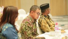 Bupati Boltara, Sirajudin Lasena, saat menghadiri forum di Luwansa Hotel Manado dan mendorong kemudahan akses modal bagi petani.