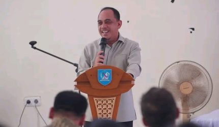 Bupati Bolaang Mongondow, Yusra Alhabsyi, saat menyampaikan sambutan dalam kegiatan sosialisasi Program Pascasarjana UNSRAT, menegaskan komitmennya dalam mendorong peningkatan kualitas SDM sebagai kunci percepatan pembangunan daerah.