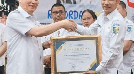 Wakil Bupati Bolaang Mongondow Utara, Mohammad Aditya Pontoh, menerima secara langsung 8 penghargaan dari Wakil Gubernur Sulawesi Utara dalam Rakorda Kemendudukan dan Pembangunan Keluarga (KemendugBangga) di Kantor Gubernur Sulut, sebagai bukti keberhasilan kolaborasi Dinas PPKBPPPA dan seluruh pihak dalam mendorong program keluarga berencana dan percepatan penurunan stunting di Boltara.