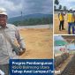 Di tengah aktivitas proyek, tim melakukan pengecekan lapangan untuk memastikan setiap tahapan pekerjaan berjalan optimal. Dengan pengalaman dan profesionalisme PT Brantas Abipraya (Persero), progres pembangunan RSUD Bolmong Utara terus menunjukkan hasil yang positif.