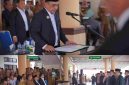 Bupati Yusra Alhabsyi saat melantik dan mengambil sumpah jabatan pejabat di lingkungan Pemkab Bolmong, disaksikan langsung oleh Wakil Bupati, Sekda, serta jajaran ASN dalam suasana khidmat dan penuh tanggung jawab.