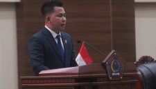 Ketua Komisi I DPRD Sulut, Braien Waworuntu, secara terbuka menyampaikan penghargaan tersebut dalam rapat paripurna yang digelar Kamis (23/4/2026).