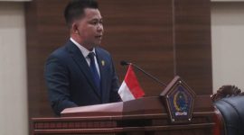 Ketua Komisi I DPRD Sulut, Braien Waworuntu, secara terbuka menyampaikan penghargaan tersebut dalam rapat paripurna yang digelar Kamis (23/4/2026).