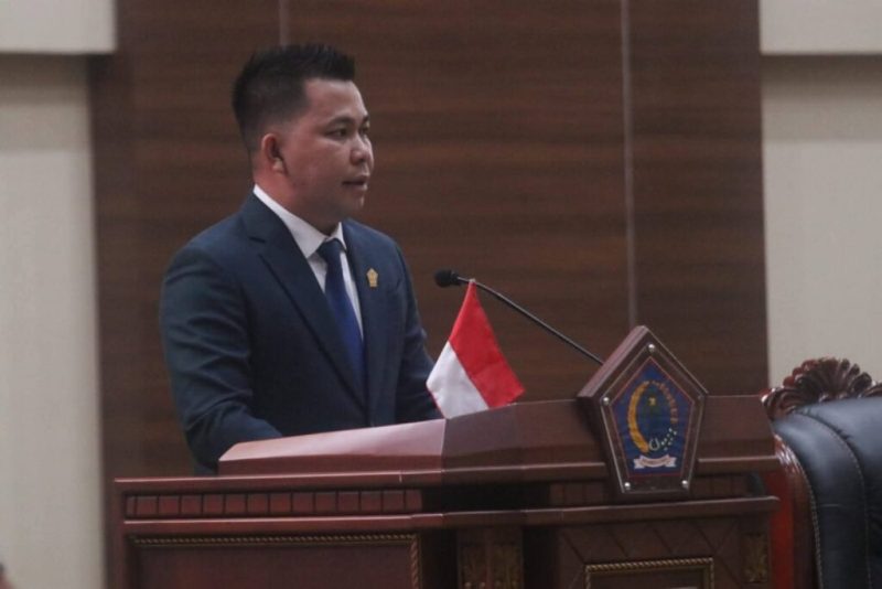 Ketua Komisi I DPRD Sulut, Braien Waworuntu, secara terbuka menyampaikan penghargaan tersebut dalam rapat paripurna yang digelar Kamis (23/4/2026).