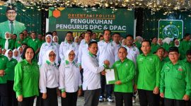 Ketua DPC PKB Minahasa Utara, Samsudin Uber, bersama jajaran pengurus dan kader dalam kegiatan pengukuhan DPC dan DPAC PKB masa bakti 2026–2031. Melalui Orientasi Politik dan Musyawarah Kerja Cabang (Muskercab), PKB Minahasa Utara berkomitmen memperkuat konsolidasi hingga tingkat kecamatan serta menjalankan program kerja organisasi secara terarah.