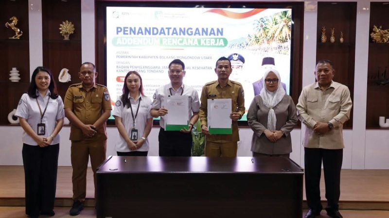 Plt. Bupati Boltara Moh. Aditya Pontoh bersama pimpinan DPRD Bolaang Mongondow Utara saat menghadiri penandatanganan Addendum Rencana Kerja dengan BPJS Kesehatan di Manado, Senin (26/10/2026), terkait penambahan 7.000 peserta JKN yang iurannya ditanggung pemerintah daerah.