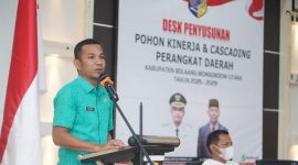Plt. Bupati Boltara Moh. Aditya Pontoh saat memberikan arahan dalam Desk Penyusunan Pohon Kinerja dan Cascading Kinerja Perangkat Daerah Tahun 2025–2029.